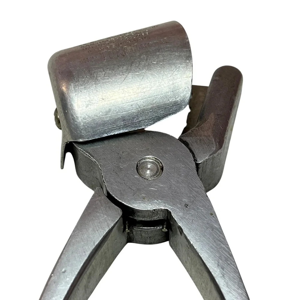 York Nut Sheller Co‎ Texan Model Vintage Pecan Nutcracker Aluminum Tool USA